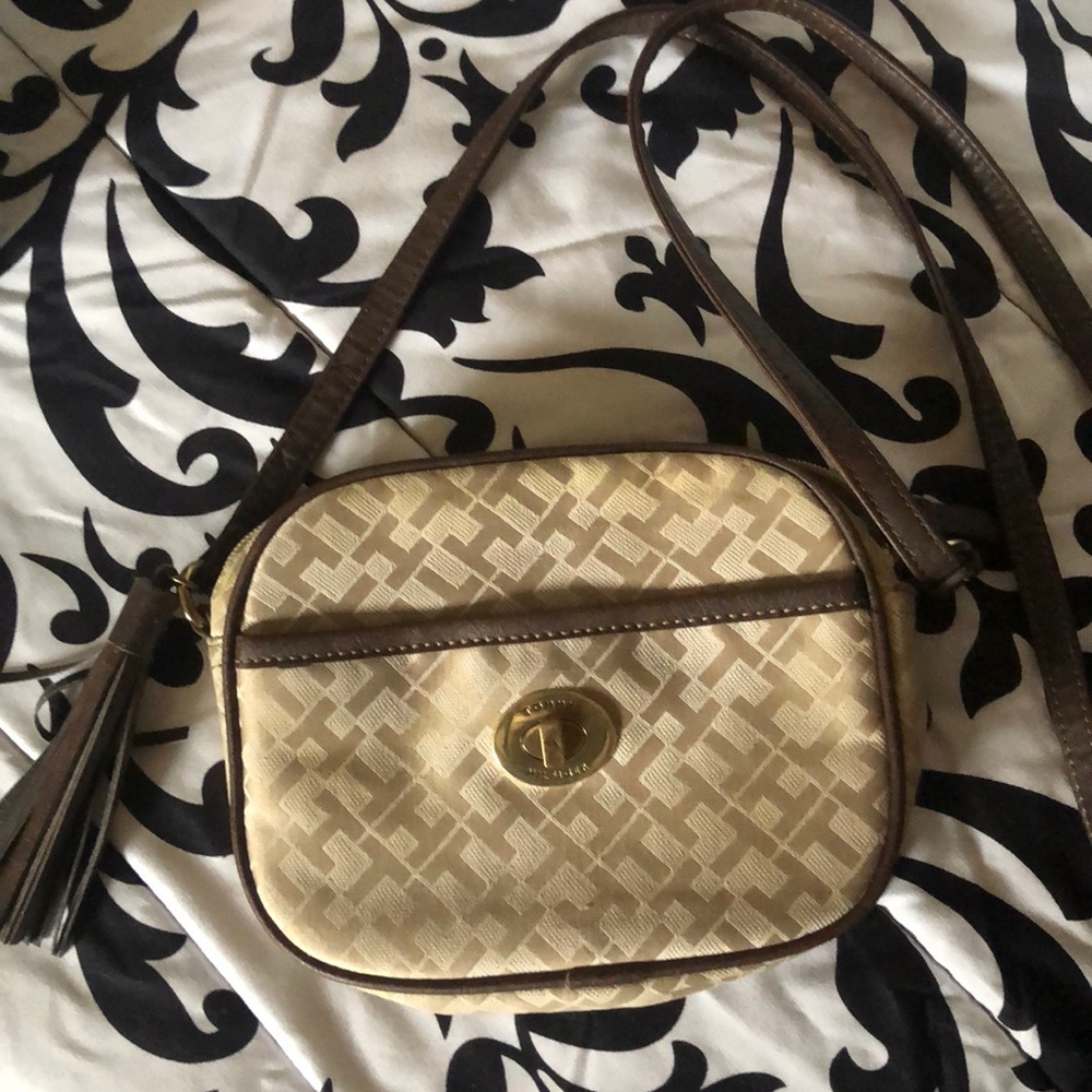 Tommy Hilfiger lil purse